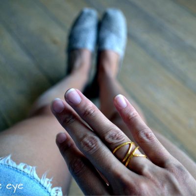 Double Eye Ring - "Xτυπητό" δαχτυλίδι με απαράμιλλο στυλ και άποψη που διατηρεί τη διακριτικότητα του! Επιλέξτε ανάμεσα σε ασημένιο επιχρυσωμένο ή ασημένιο οξειδωμένο. Προτείνουμε να τα συνδυάσετε και δυο μαζί. Τολμήστε το!

Υλικό: Ασημένιο 925 (επιχρυσωμένο, οξειδωμένο)