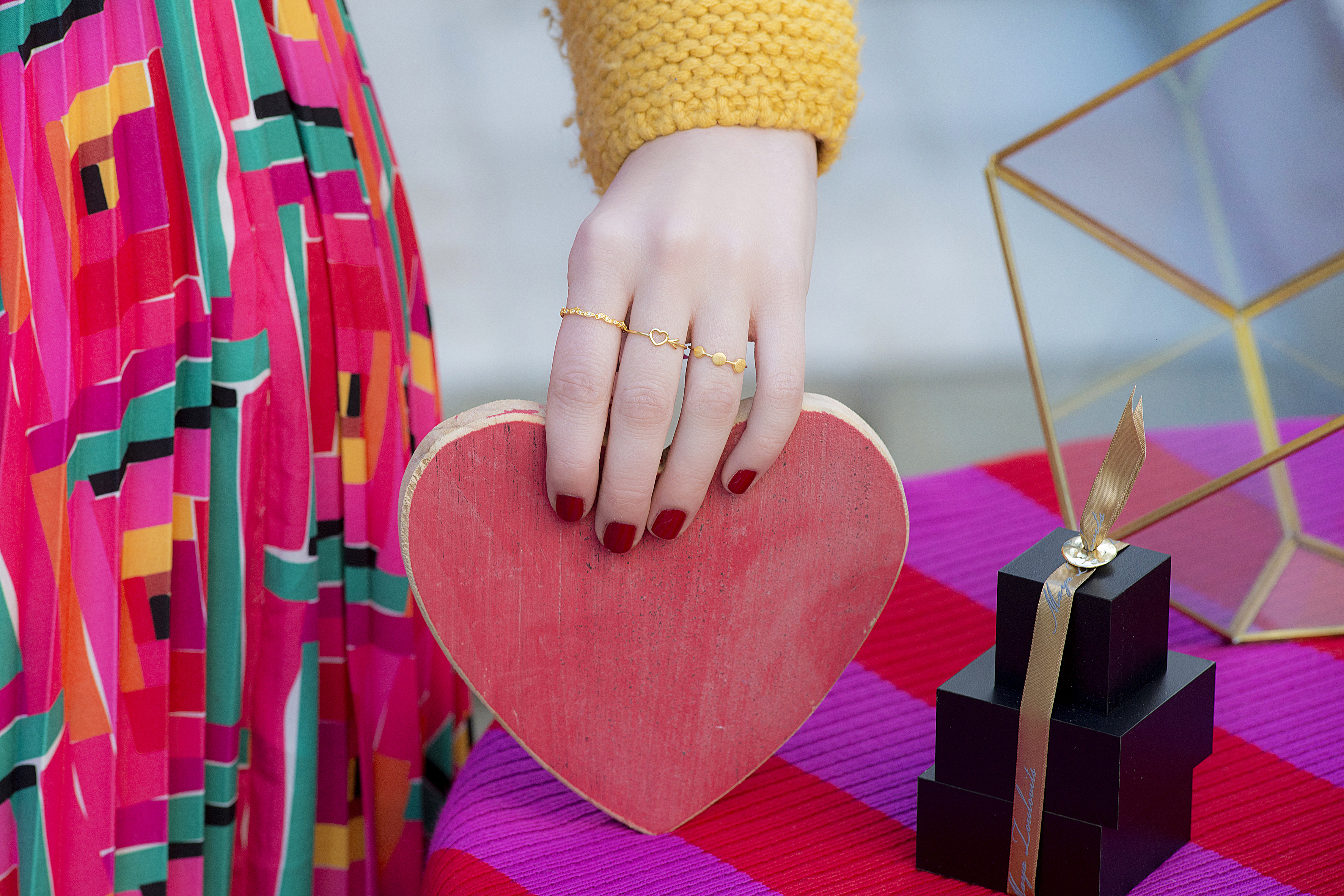 New Era ring New Era ring - <span class="tlid-translation translation" lang="en"><span class="" title="">This 14k simple but very special ring that will impress you with its authenticity!</span> <span class="" title="">As its shape resembles a semicircle, this ring is adorned with white zircon on one side and a black zircon on the other!</span> <span title="">We recommend wearing it with more rings</span>
<span class="" title="">such as the <a href="/?p=10665">Angel ring</a> or the <a href="/?p=10703">Twisted diamond</a> from the Mayan collection.</span> <span class="" title="">A wonderful and all time classic combination!</span></span>
<!-- Trigger/Open The Modal -->
<button id="sizing" type="button">I don't know my size</button> <!-- The Modal -->
<div id="mySize" class="size-ring">
<!-- Modal content -->
<div class="ring-content"><span class="close">×</span>Don't know your size? Does not matter!! To be sure you are ordering the right size, we would advise you to go to any nearby jewelry store and measure your finger for the ring you are looking for! When you do, please come back to our site to complete your order. So, we make sure that there is nothing wrong with the size and you will not be confused with returns / changes! If you have any questions, please contact us at <a href="mailto:info@mayazoulovits.gr"> info@mayazoulovits.gr </a>!</div>
</div>